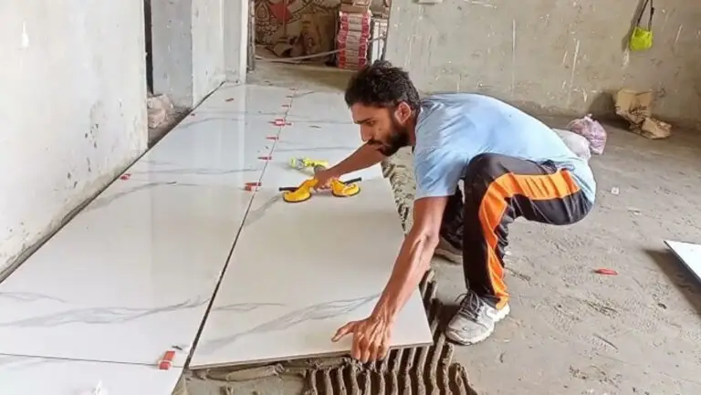 معلم سيراميك باكستاني